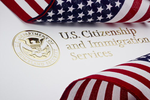 US-Greencard und US-Staatsbürgerschaft für Ehepartner von US-Amerikanern, US-Regierungsmitarbeitern oder Angehörigen des US-Militärs