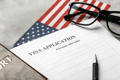 Frage nach Vorstrafen: Welche Vorstrafen müssen bei Visum und ESTA angegeben werden?